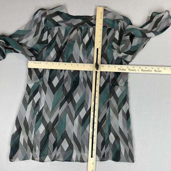 Banana Republic Semi Sheer Top Womens XS Grey Green Chevron Print Classic Office - Picture 11 of 12